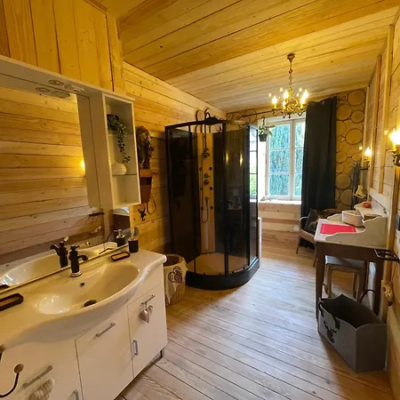 Chambre Montagne Avec Etang Domaine L'Insolite Kosi Bed & Breakfast Cirey-sur-Vezouze